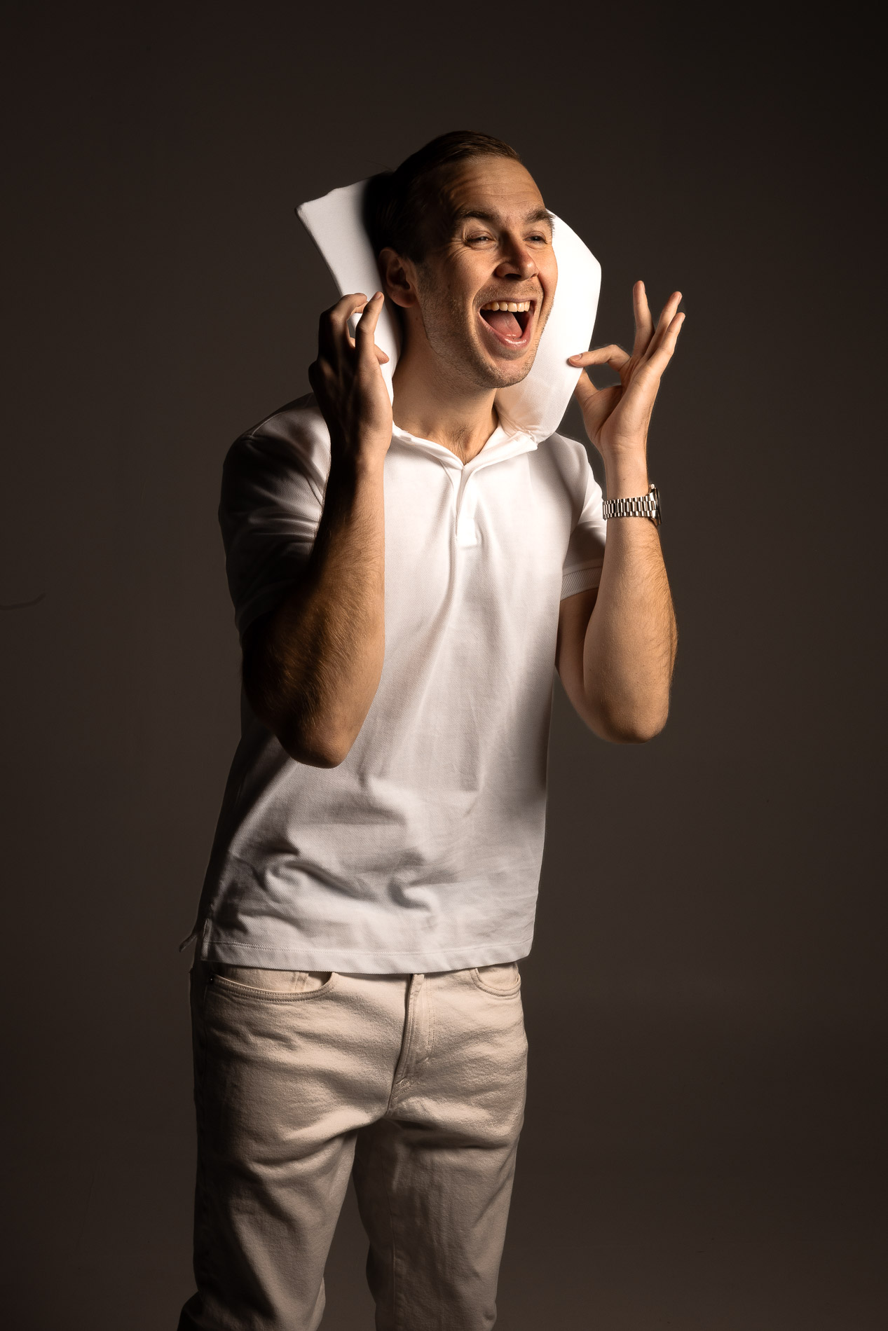 Energisk portrett i studio